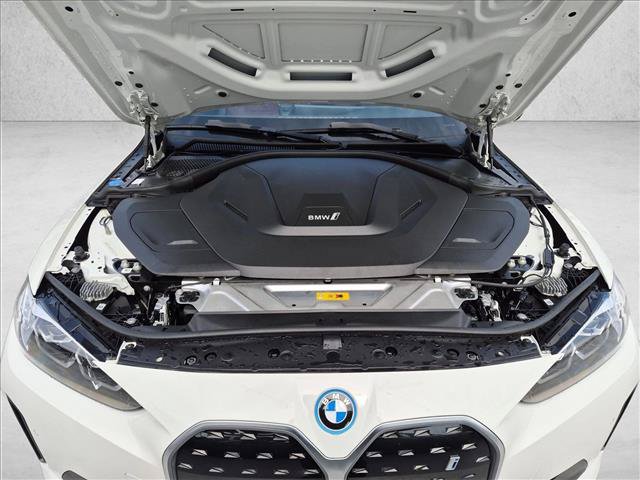 Used 2023 BMW i4 eDrive40 RWD image 24