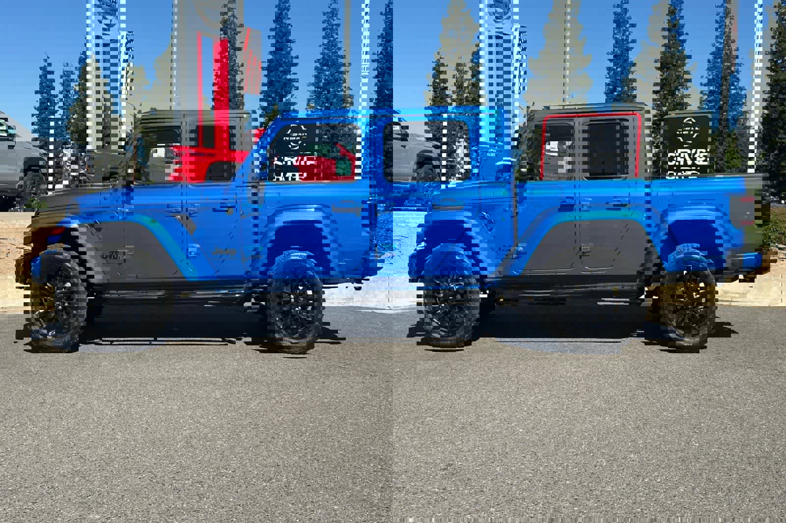 Used 2023 Jeep Gladiator Overland image 6