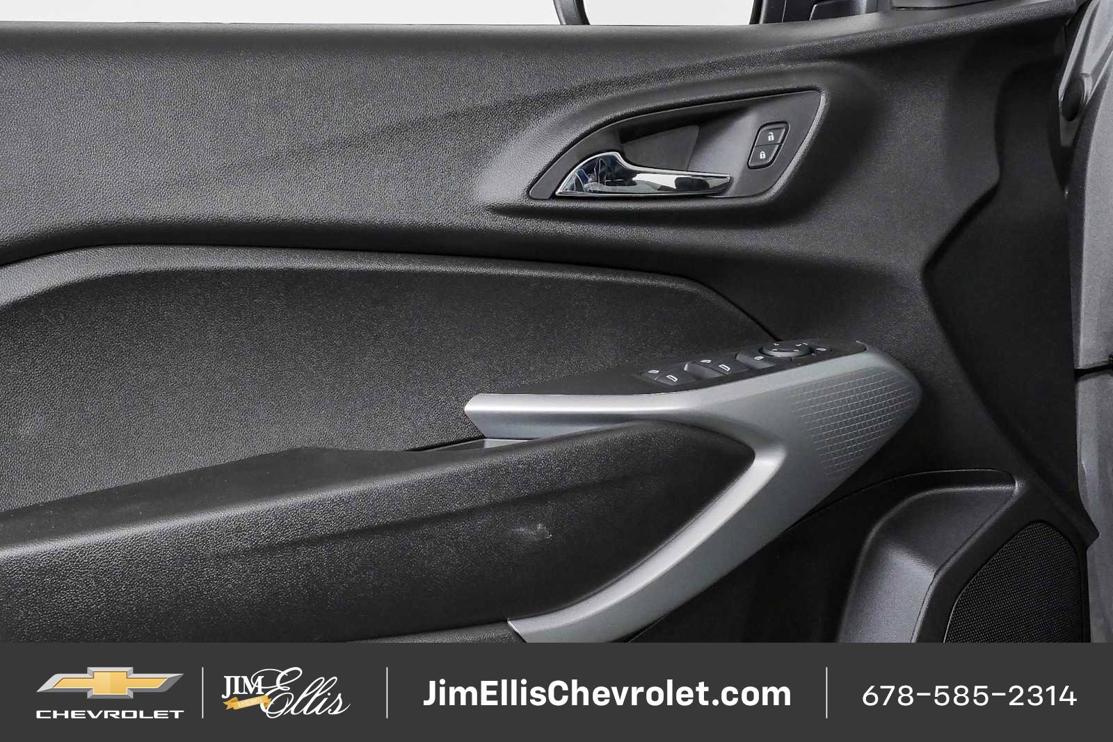 New 2026 Chevrolet Trax RS w/ Sunroof Package FWD image 6