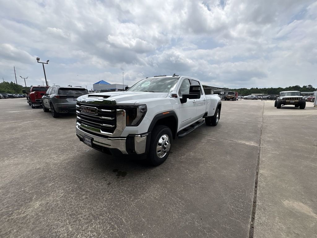 New 2026 GMC Sierra 3500 SLE w/ SLE Value Package AWD/4WD image 1
