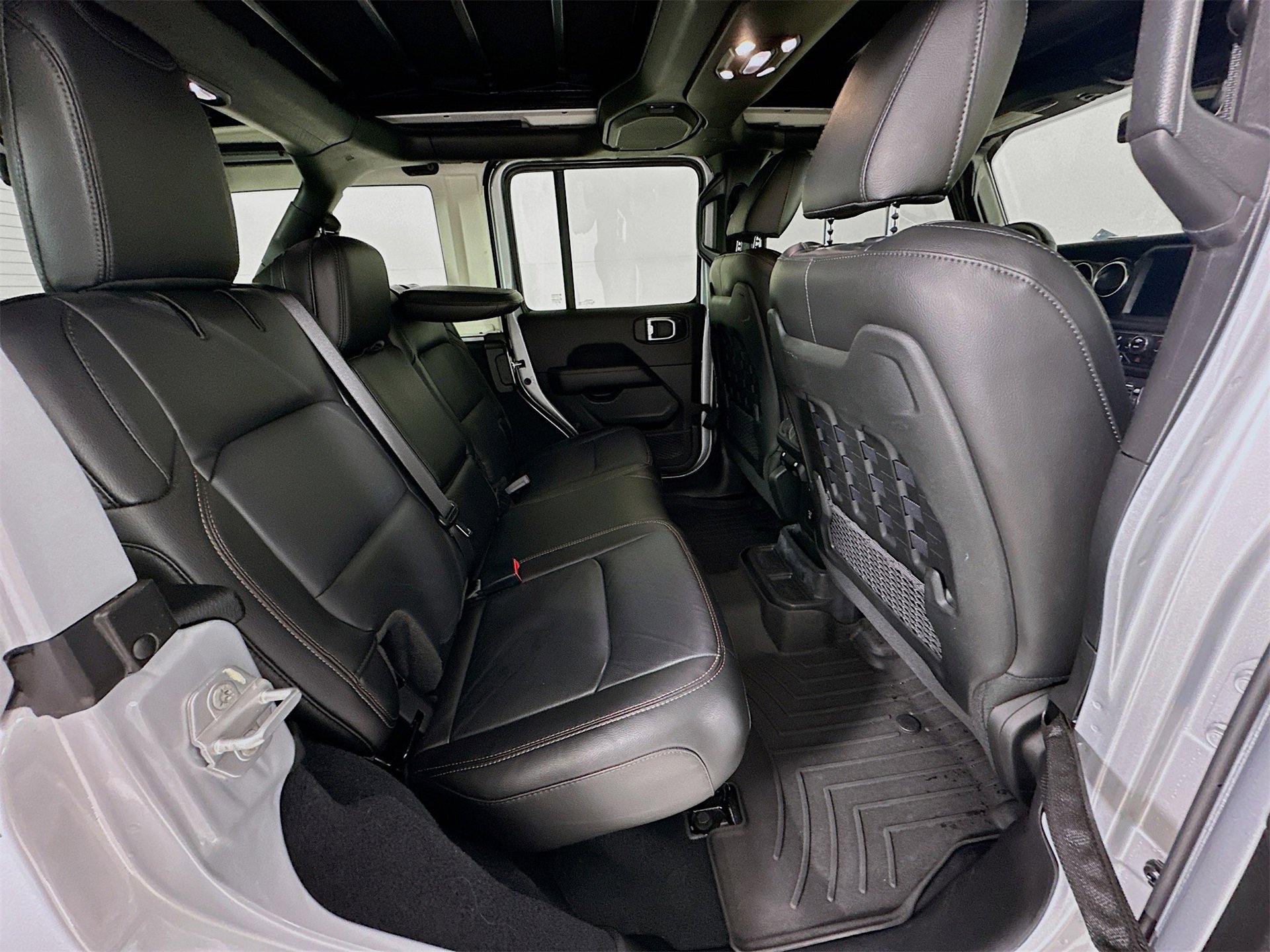 Used 2022 Jeep Wrangler Unlimited Rubicon w/ Trailer Tow Package image 28