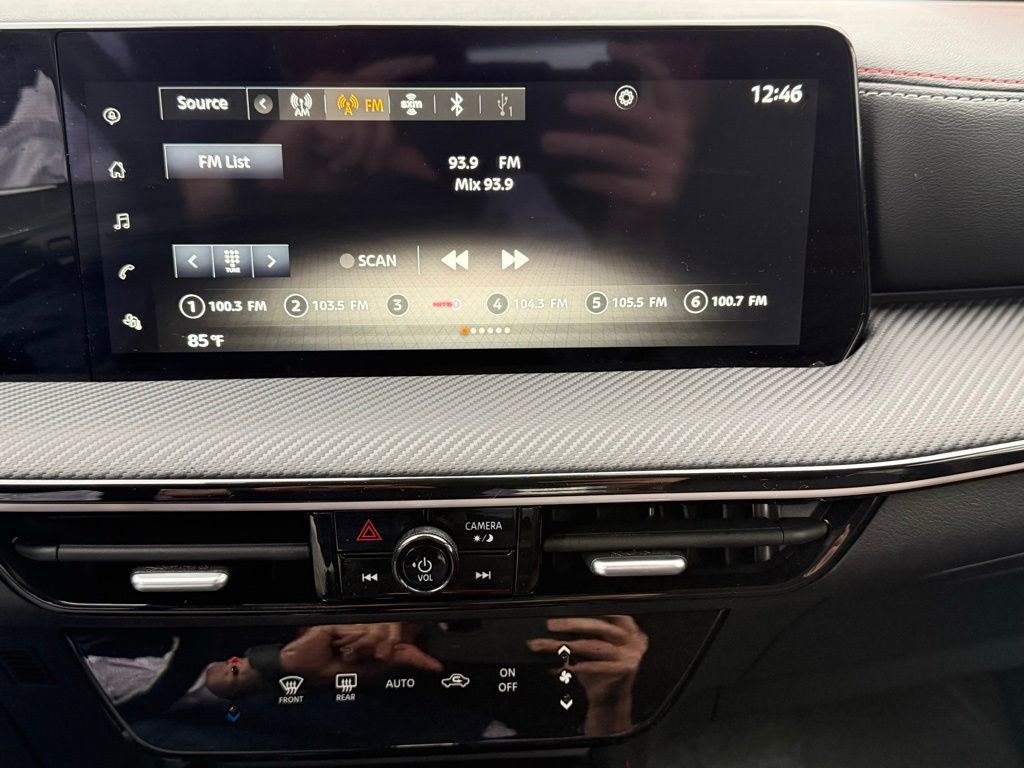 Certified 2025 Nissan Kicks SR image 11