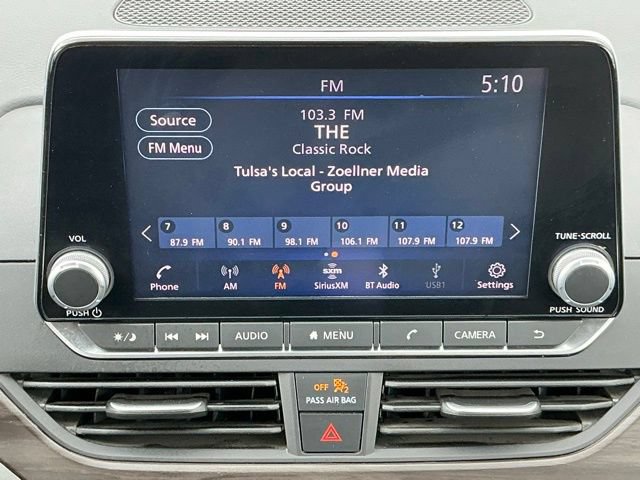 Used 2025 Nissan Altima 2.5 SV FWD image 21