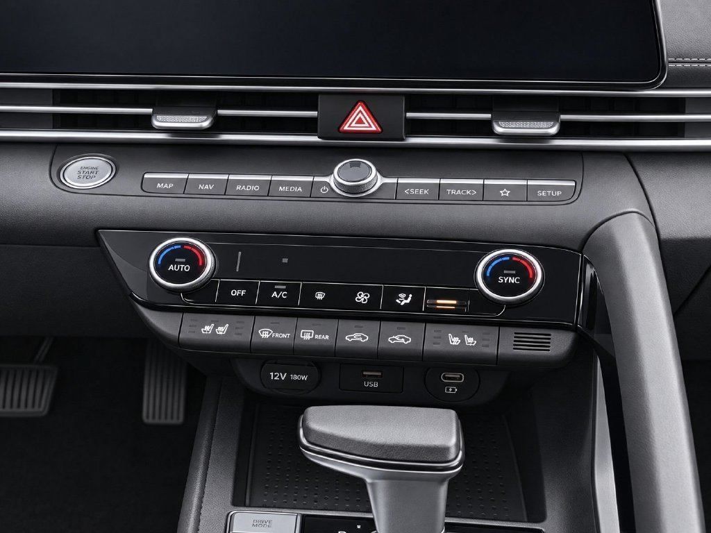 Used 2023 Hyundai Elantra Limited FWD image 10