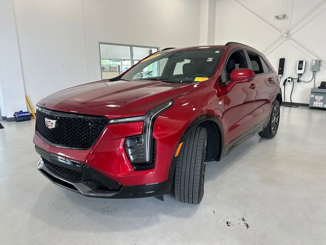 Used 2025 Cadillac XT4 Sport AWD/4WD image 5