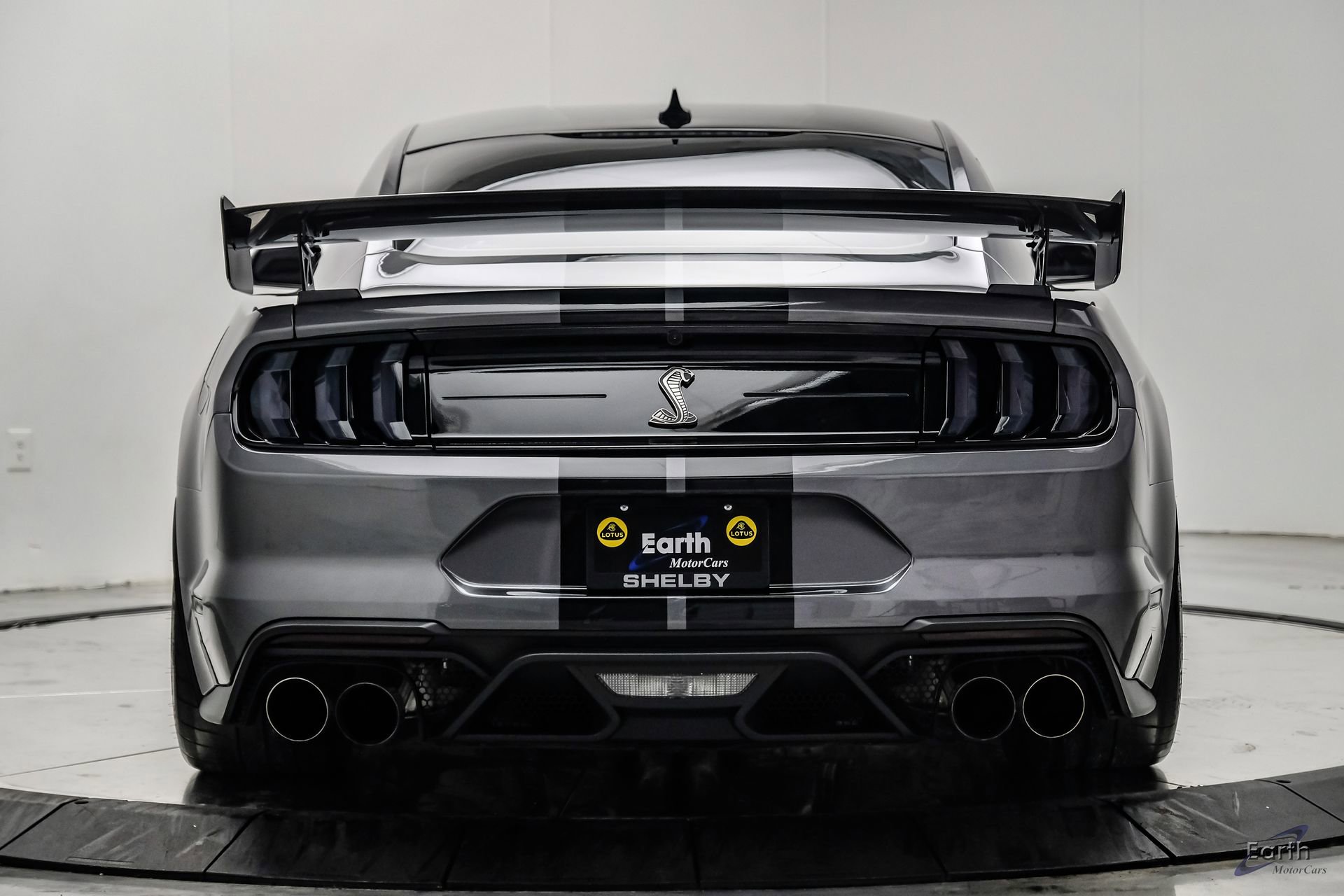 Used 2021 Ford Mustang Shelby GT500 w/ Carbon Fiber Track Pack RWD image 15