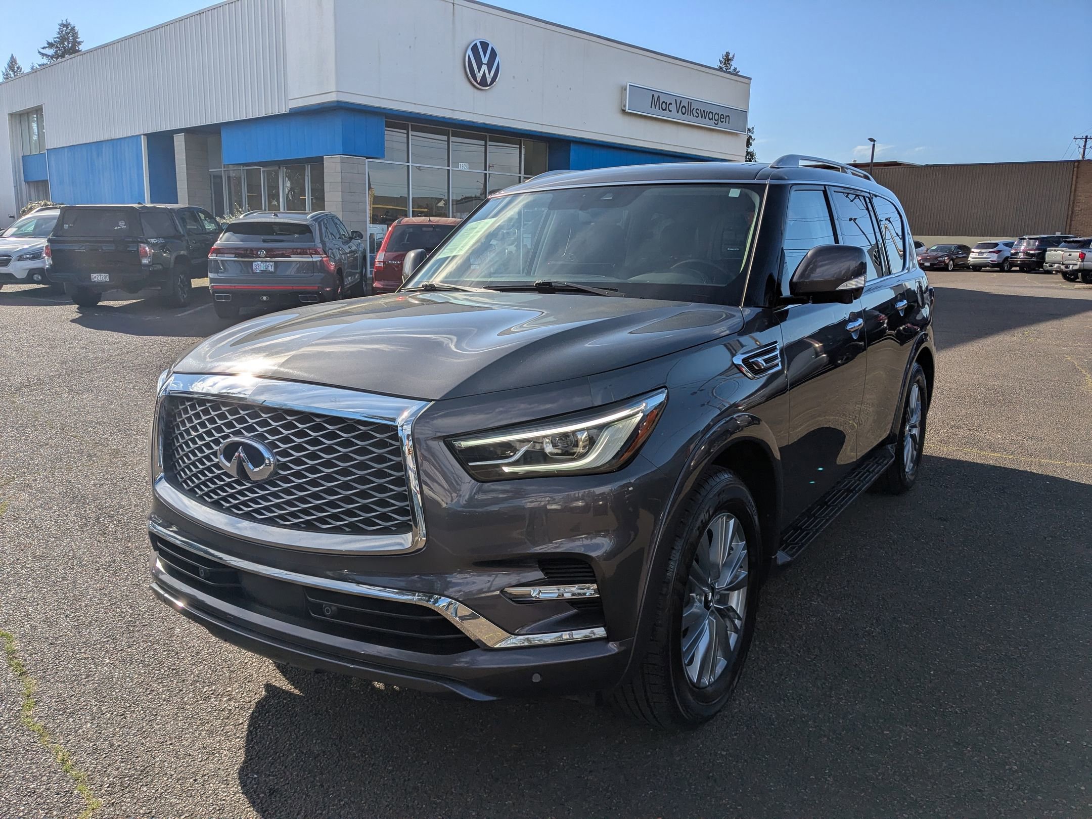 Used 2024 INFINITI QX80 Luxe image 1