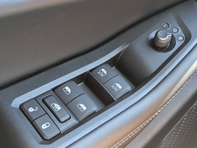 New 2025 Jeep Grand Cherokee L Altitude image 21