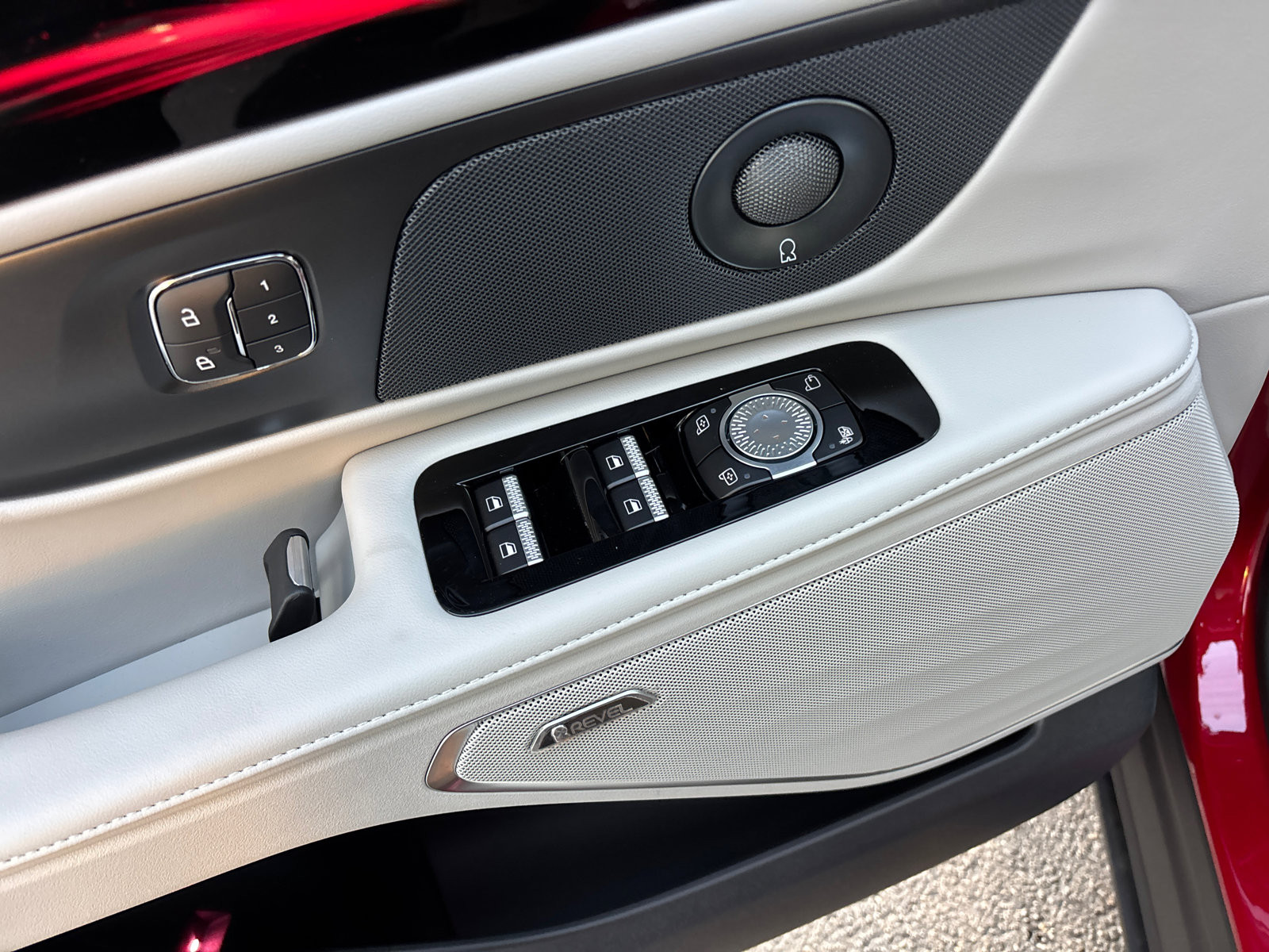 New 2026 Lincoln Nautilus Reserve w/ Jet Appearance Package image 13