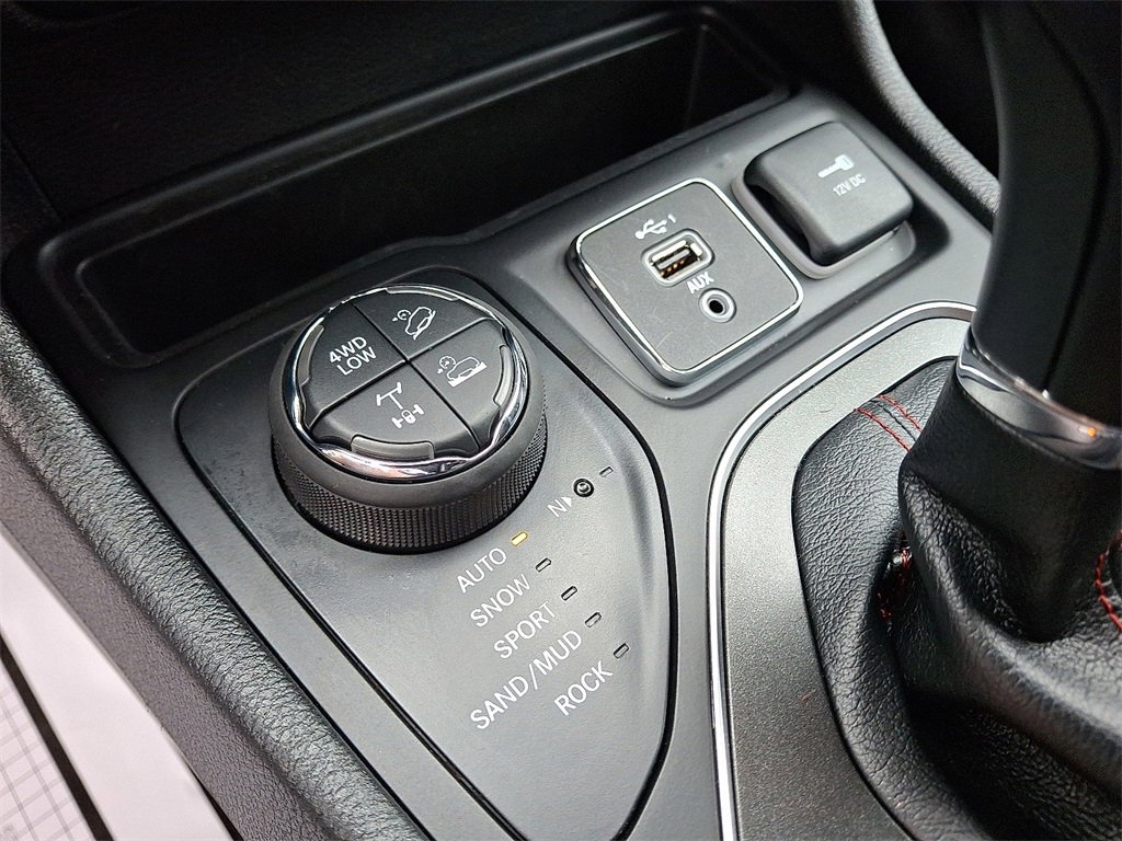 Used 2022 Jeep Cherokee Trailhawk w/ Sun, Sound & Nav Group image 24