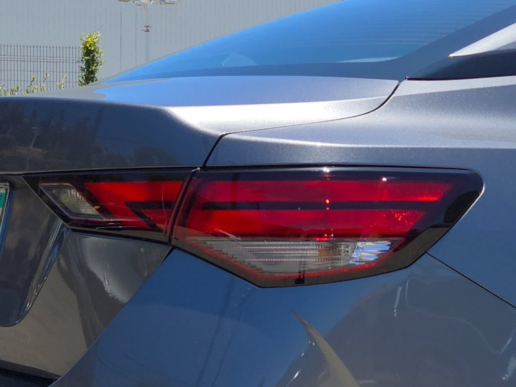 Used 2025 Nissan Sentra SV FWD image 5