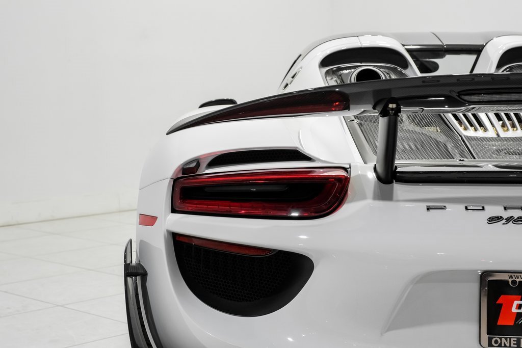 Used 2015 Porsche 918 Spyder image 46