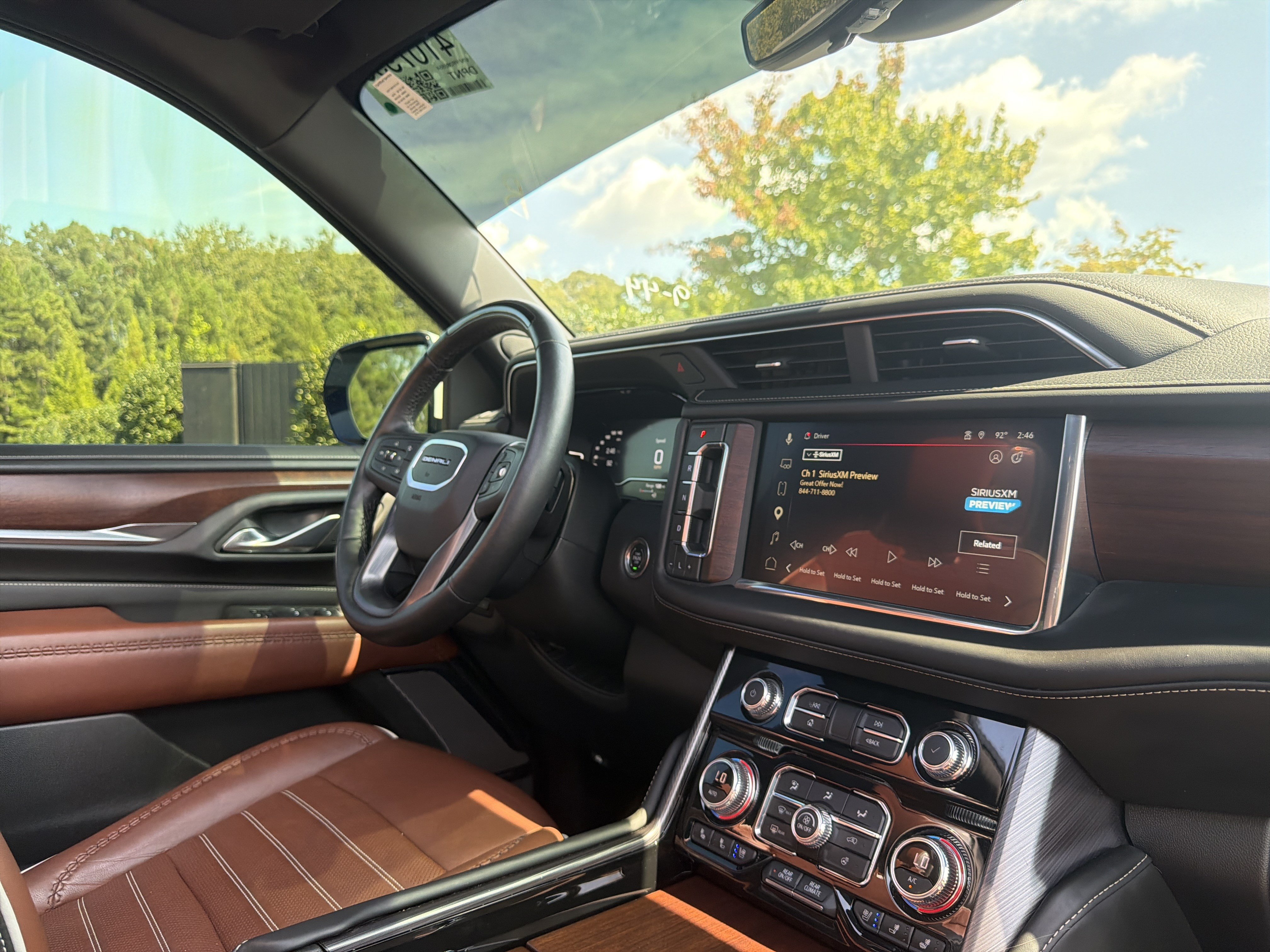 Used 2023 GMC Yukon Denali Ultimate AWD/4WD image 6