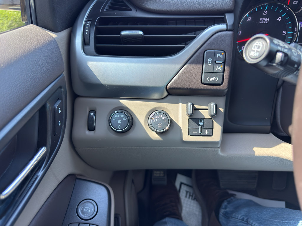 Used 2018 Chevrolet Tahoe Premier AWD/4WD image 27