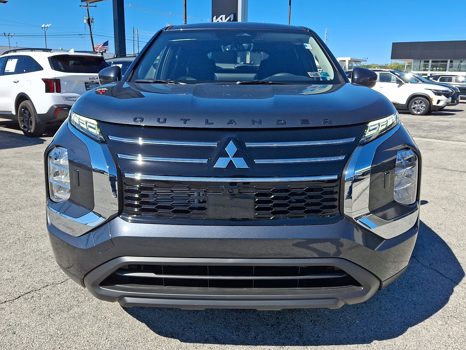 New 2026 Mitsubishi Outlander ES AWD/4WD image 3