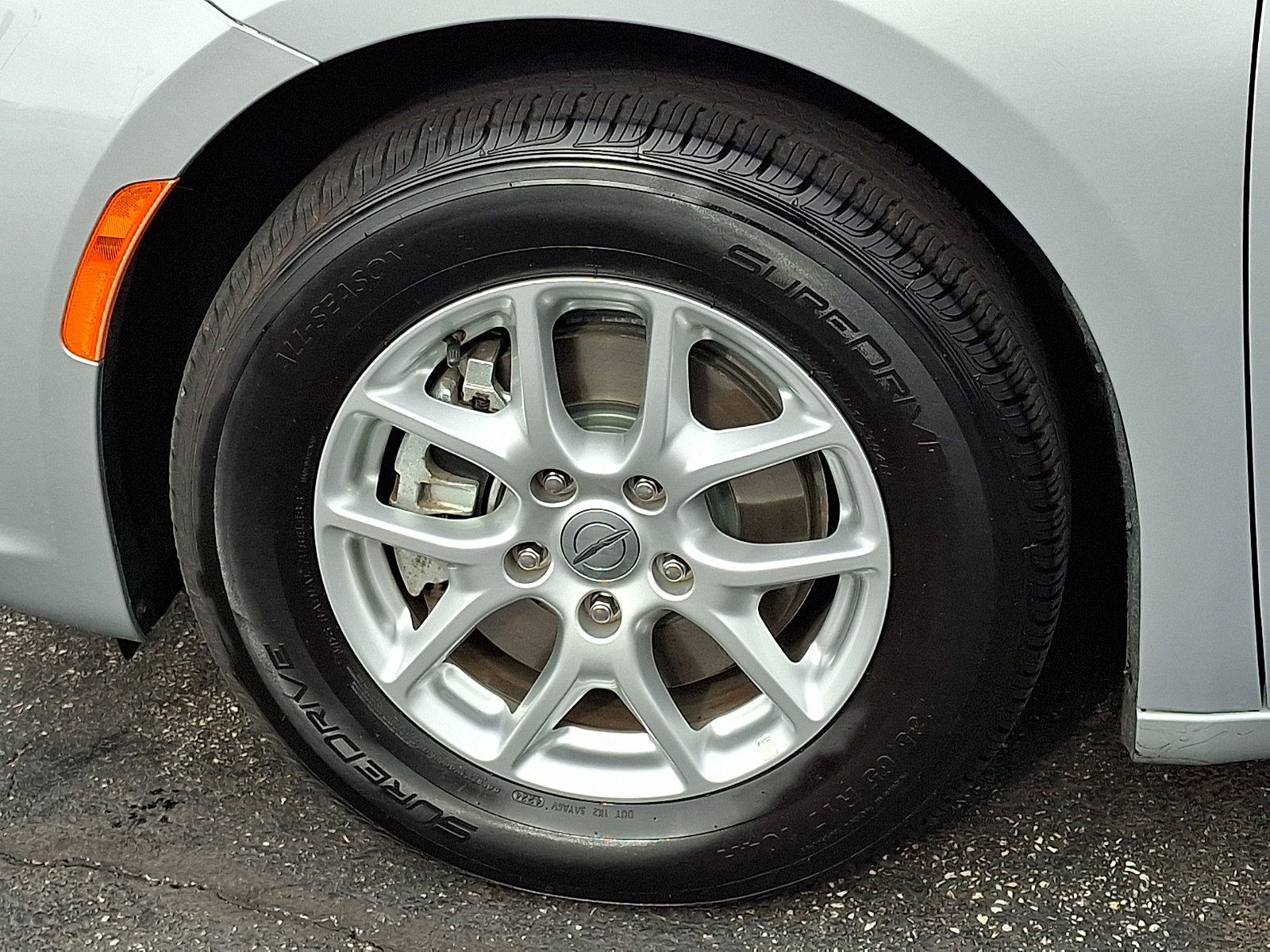 Used 2023 Chrysler Pacifica Touring-L image 9