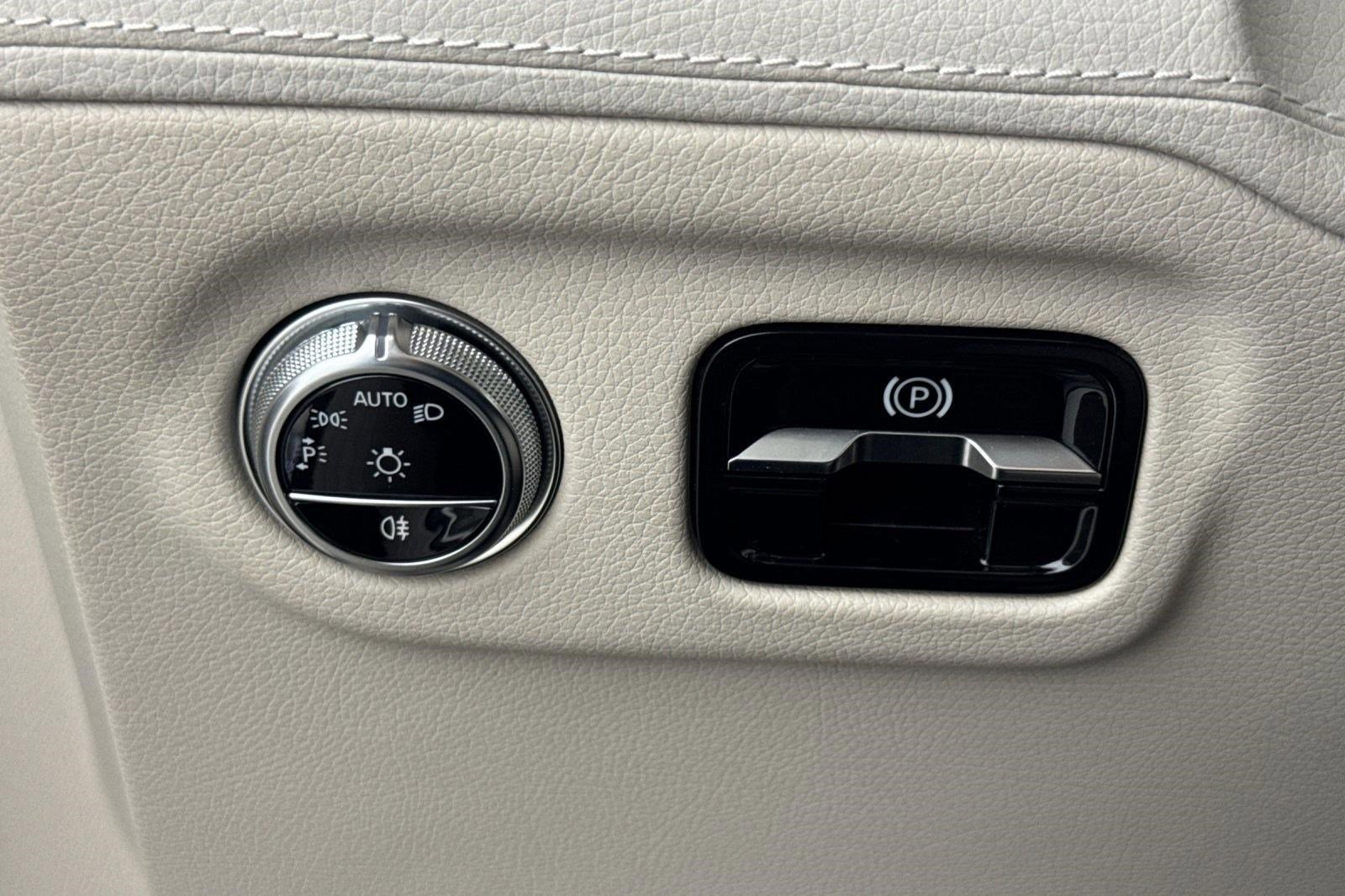 Certified 2023 Mercedes-Benz EQS 580 4MATIC Sedan image 16
