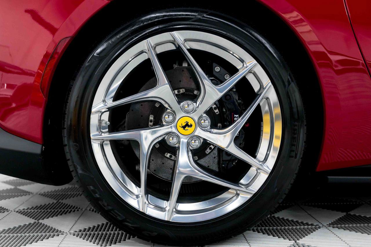 Used 2018 Ferrari 812 Superfast RWD image 44