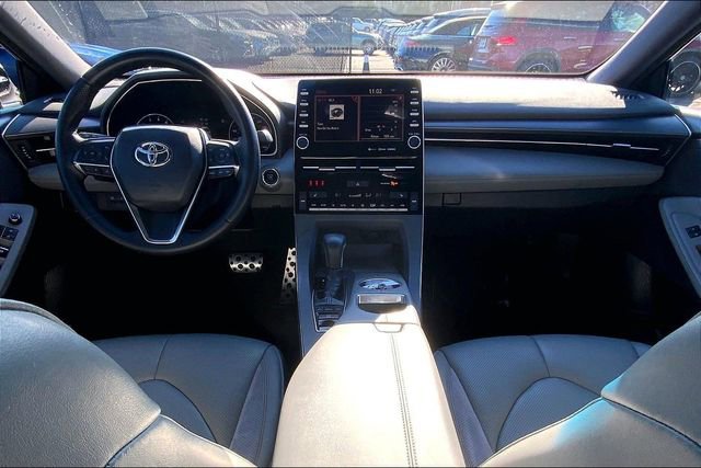 Used 2019 Toyota Avalon XSE image 12