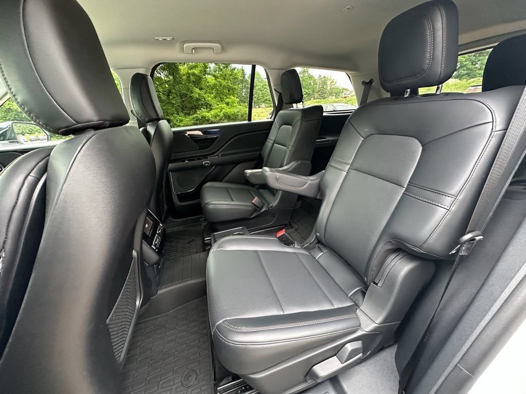 New 2026 Lincoln Aviator AWD image 18