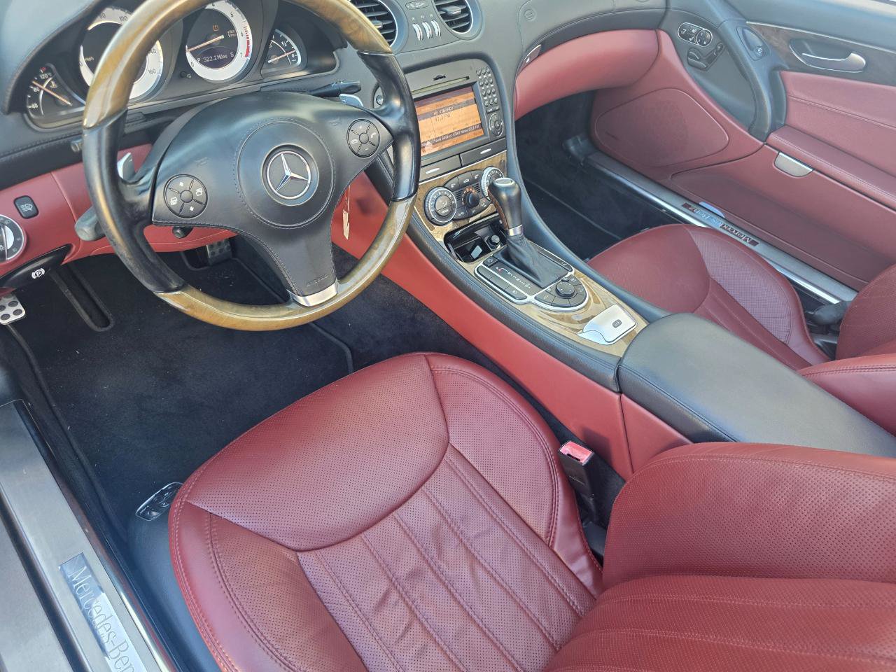 Used 2011 Mercedes-Benz SL 550 w/ Premium I Pkg image 33