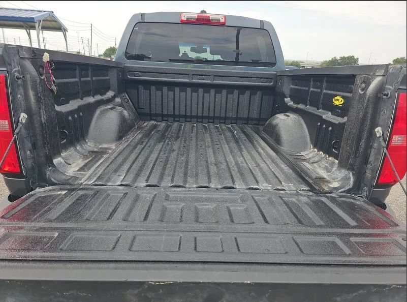 Used 2015 Chevrolet Colorado Z71 AWD/4WD image 6