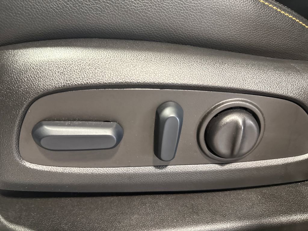 Used 2022 Chevrolet Equinox Premier AWD/4WD image 28
