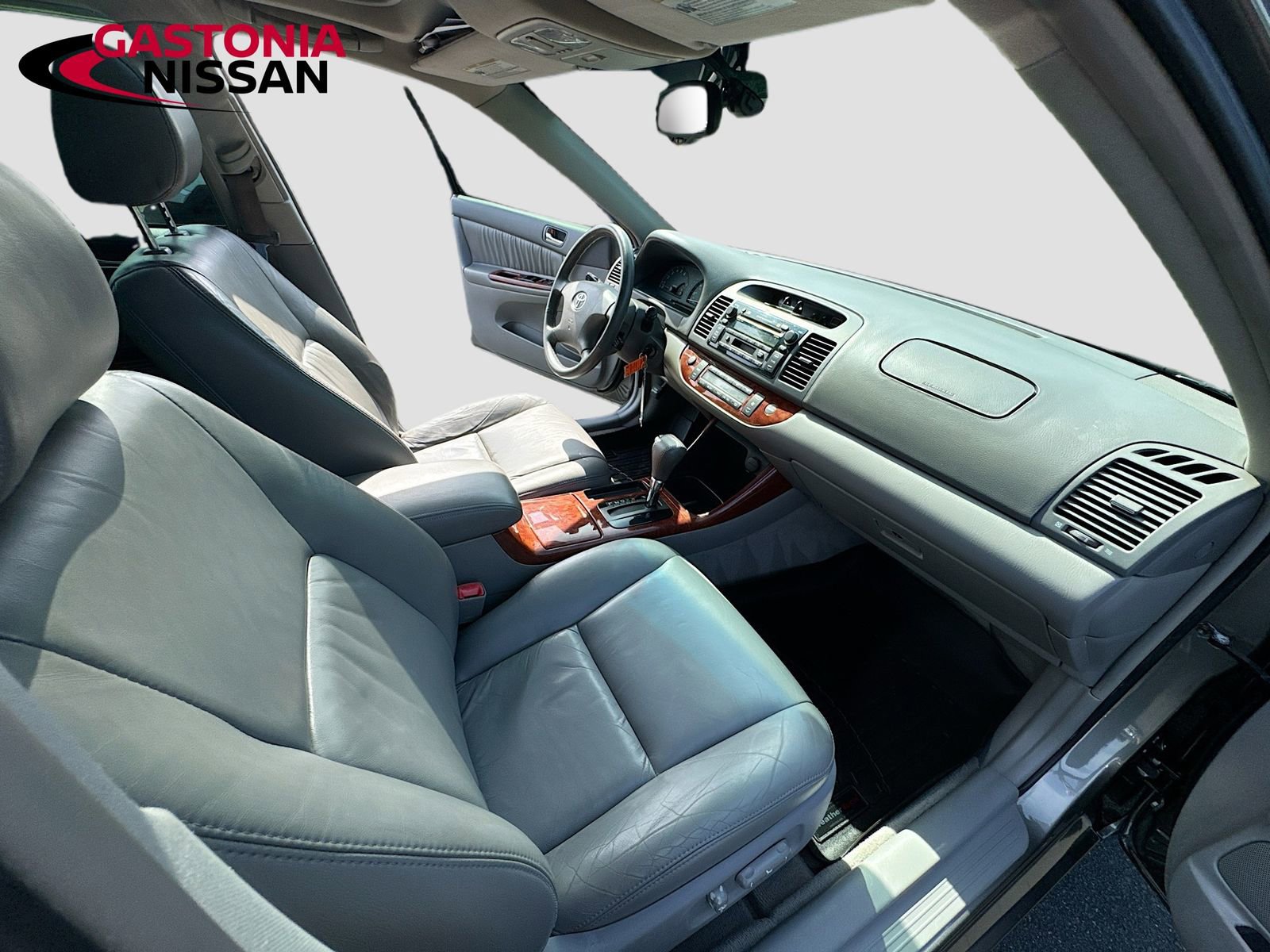 Used 2004 Toyota Camry XLE FWD image 34