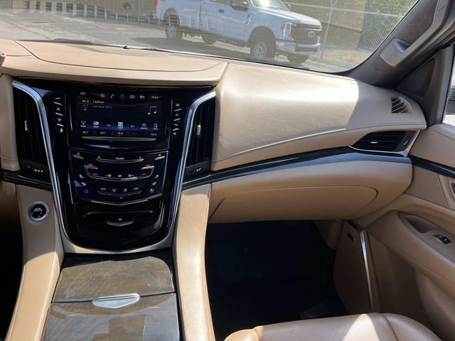 Used 2018 Cadillac Escalade ESV Platinum AWD/4WD image 15