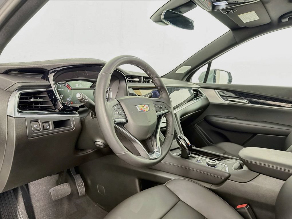 Used 2025 Cadillac XT6 Premium Luxury FWD image 14