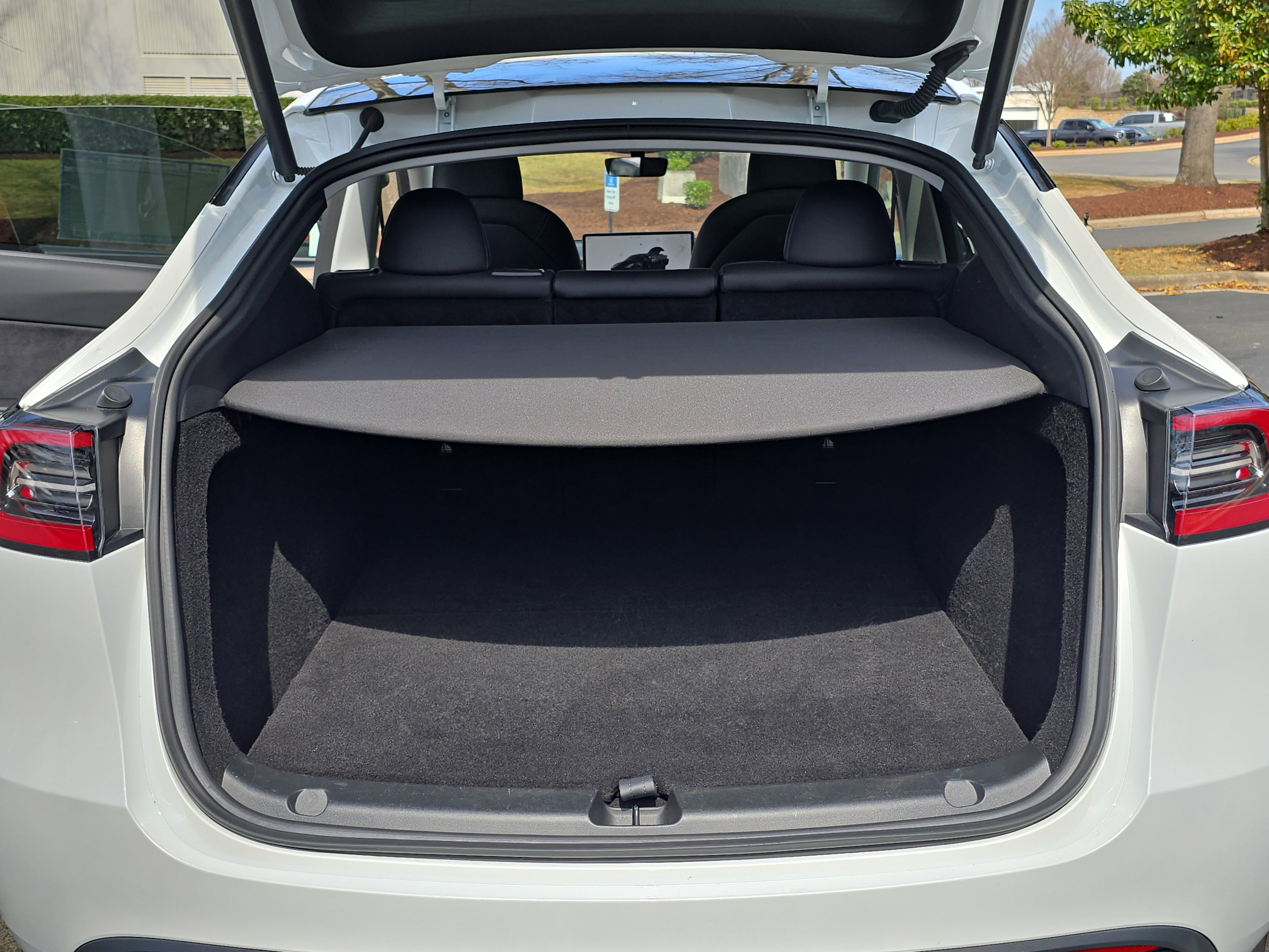 Used 2024 Tesla Model Y Long Range image 12