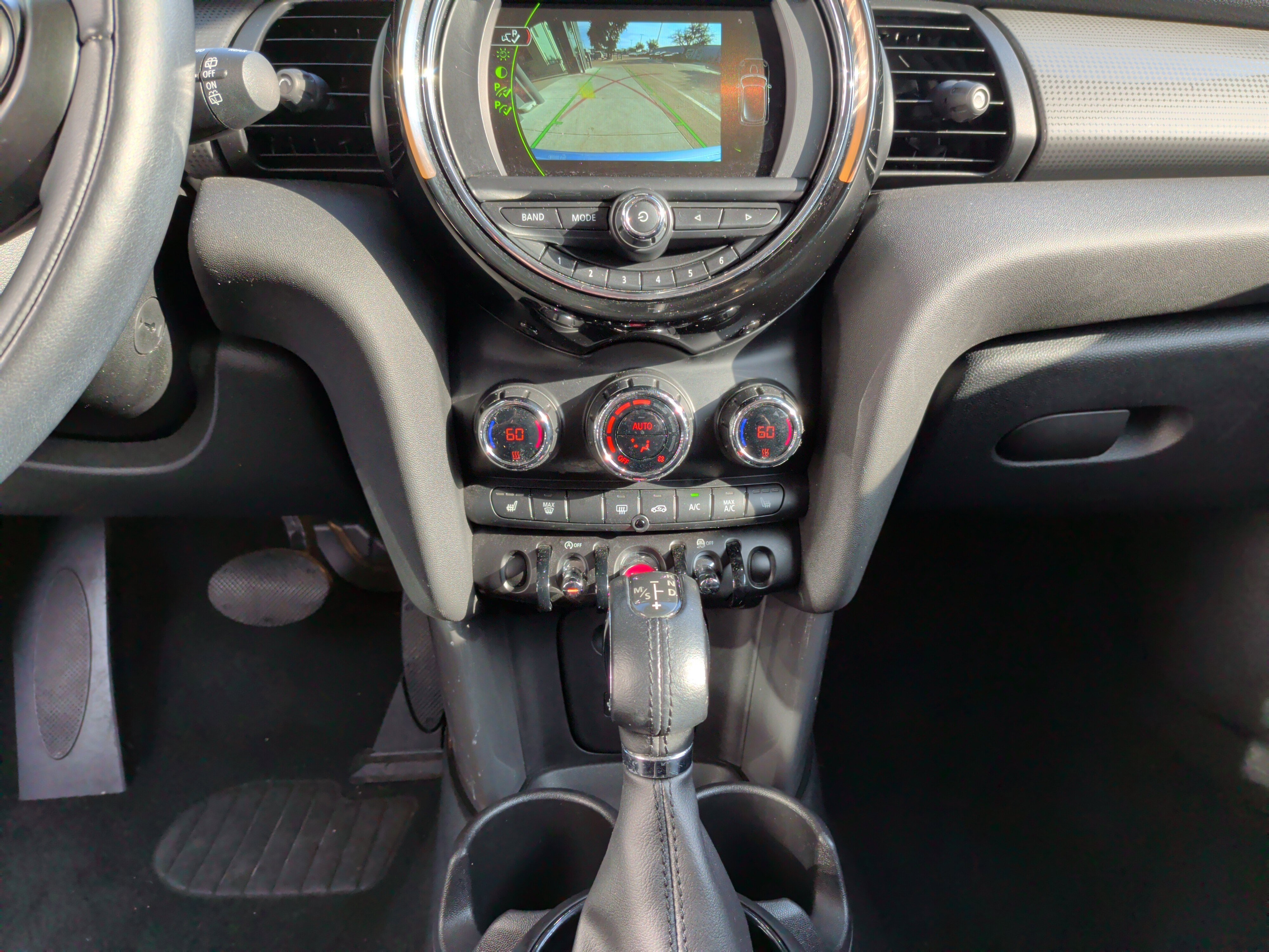 Used 2018 MINI Cooper 2-Door Hardtop image 29