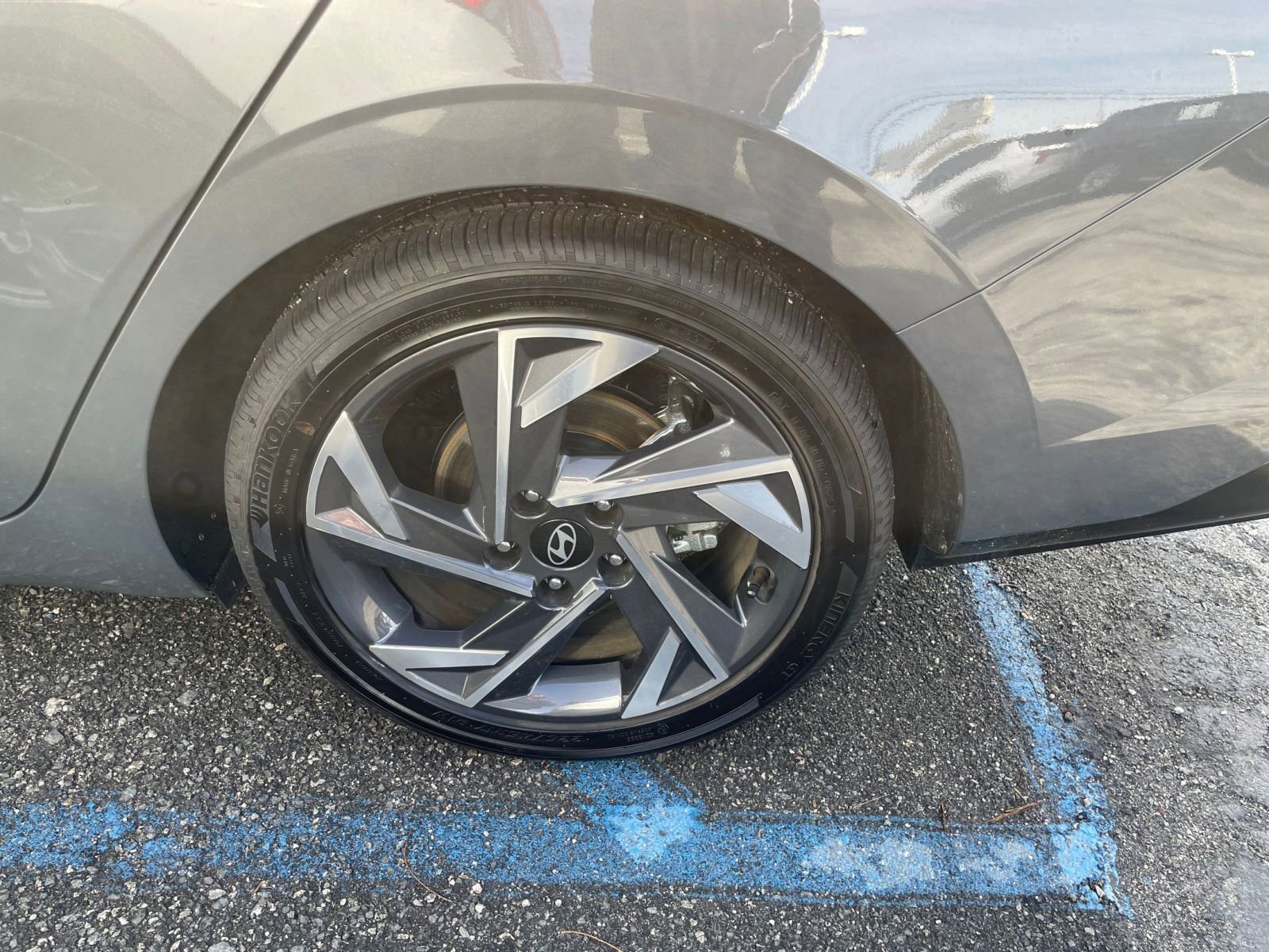 Used 2025 Hyundai Elantra Limited image 30