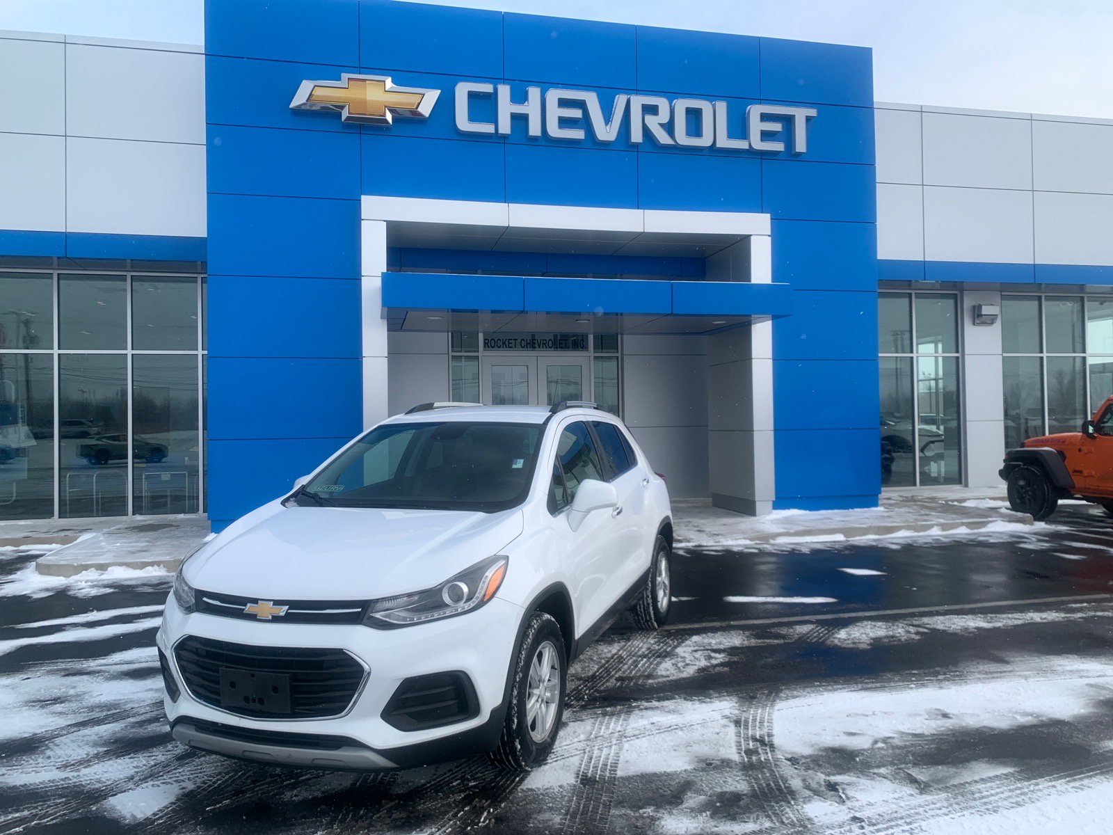 Used 2017 Chevrolet Trax LT w/ LT Convenience Package image 1