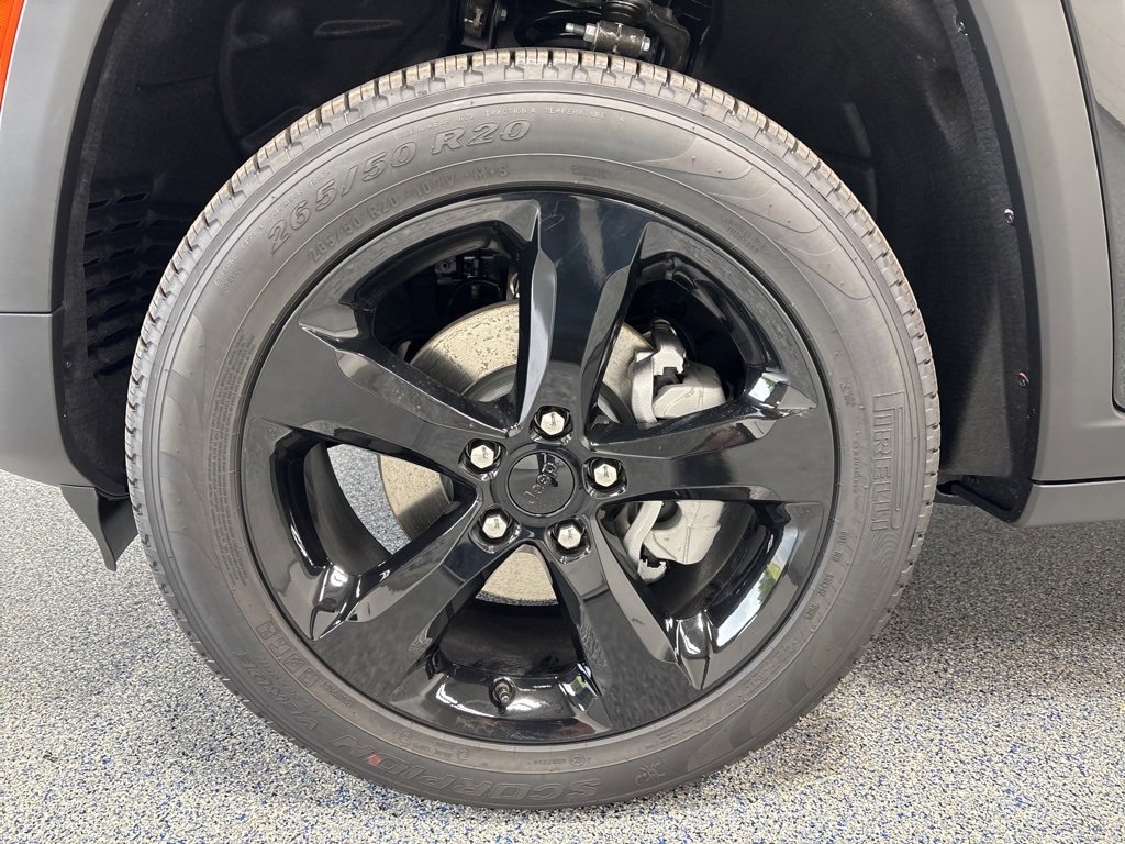 New 2025 Jeep Grand Cherokee Limited w/ Black Appearance Package image 41