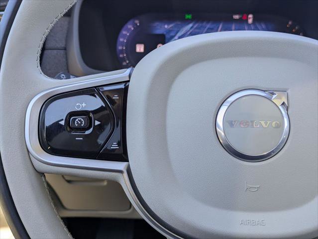 Used 2025 Volvo XC90 B6 Ultra w/ Lounge Package image 13