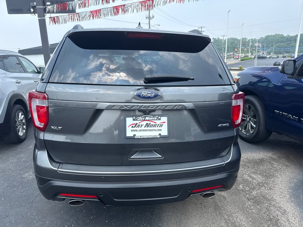 Used 2018 Ford Explorer XLT w/ Equipment Group 202A AWD/4WD image 5