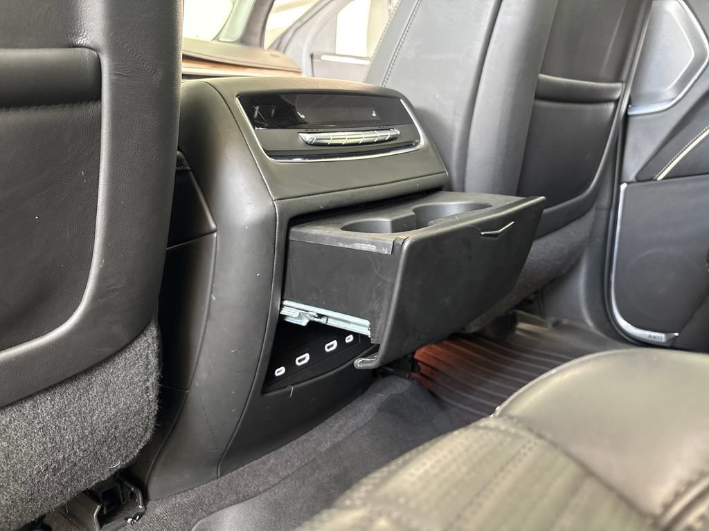 Used 2022 Cadillac Escalade Sport Platinum w/ LPO, ONYX Package AWD/4WD image 44