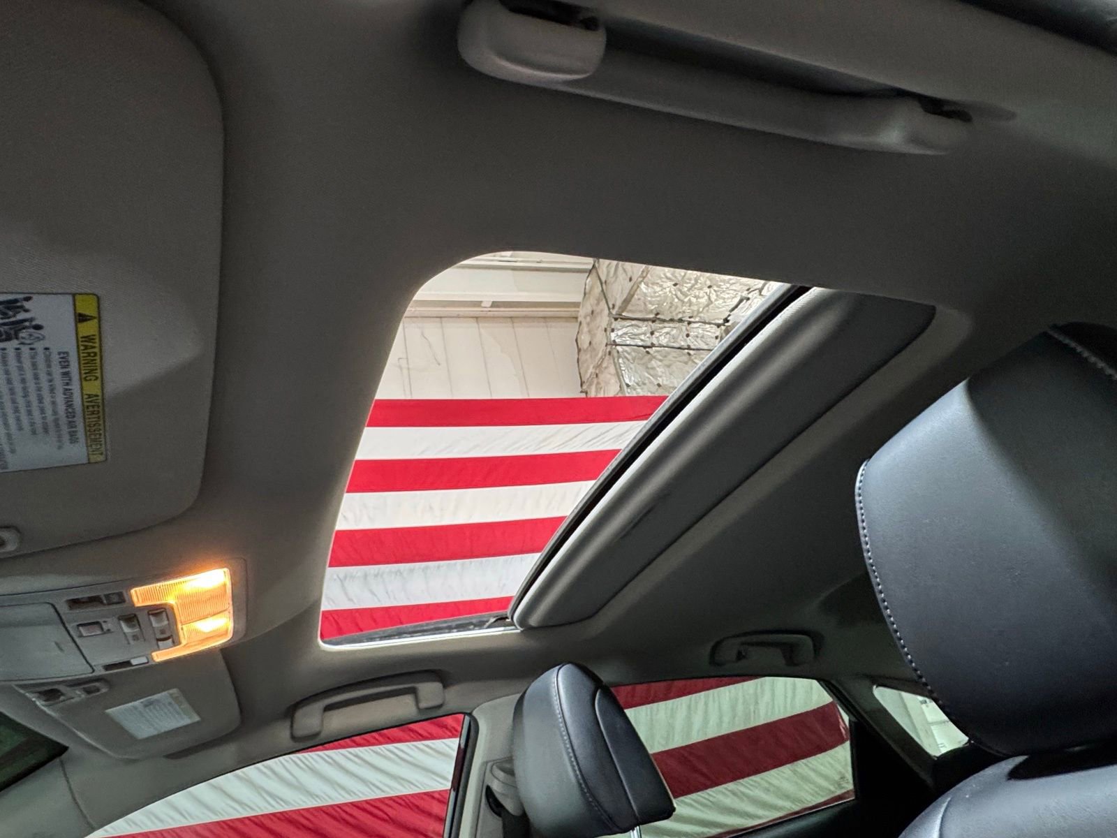 Used 2015 Toyota Avalon Limited image 24