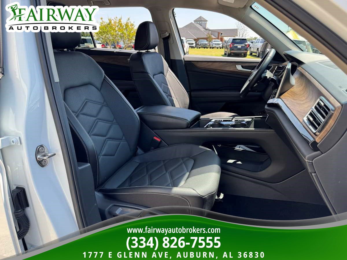 Used 2025 Volkswagen Atlas SE AWD/4WD image 12
