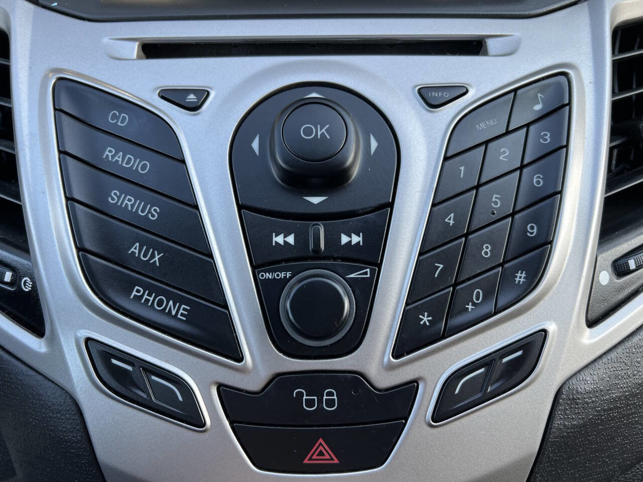 Used 2012 Ford Fiesta SE image 19