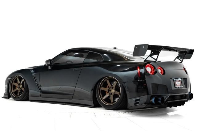 Used 2015 Nissan GT-R Black Edition AWD/4WD image 10