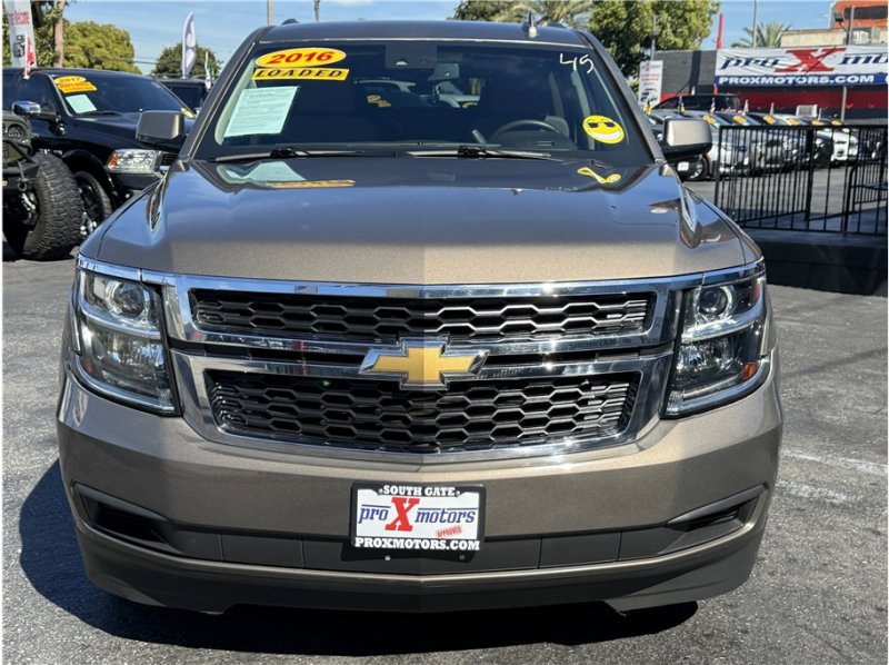Used 2016 Chevrolet Suburban LT image 8