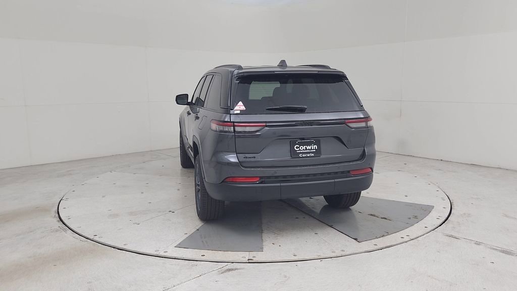 New 2025 Jeep Grand Cherokee Limited image 12