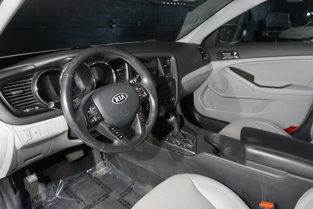 Used 2013 Kia Optima EX image 10