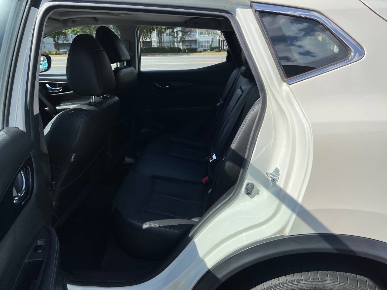 Used 2017 Nissan Rogue Sport SL w/ SL Premium Package image 24