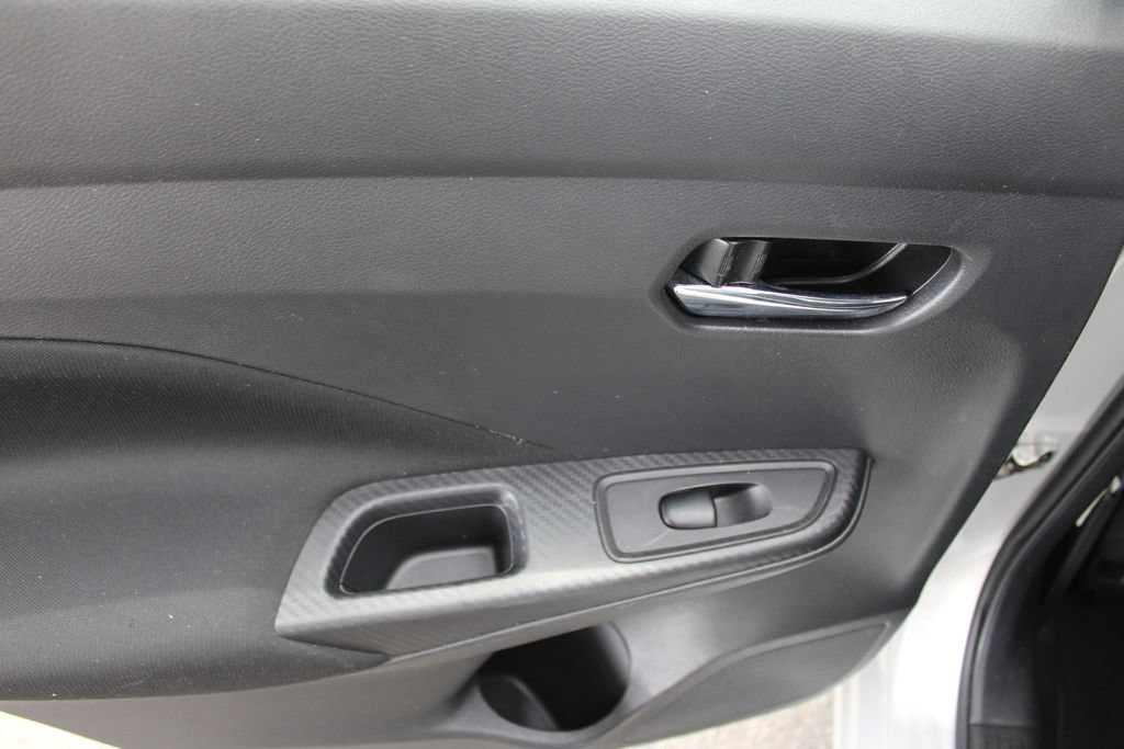 Used 2021 Nissan Versa SV FWD image 40