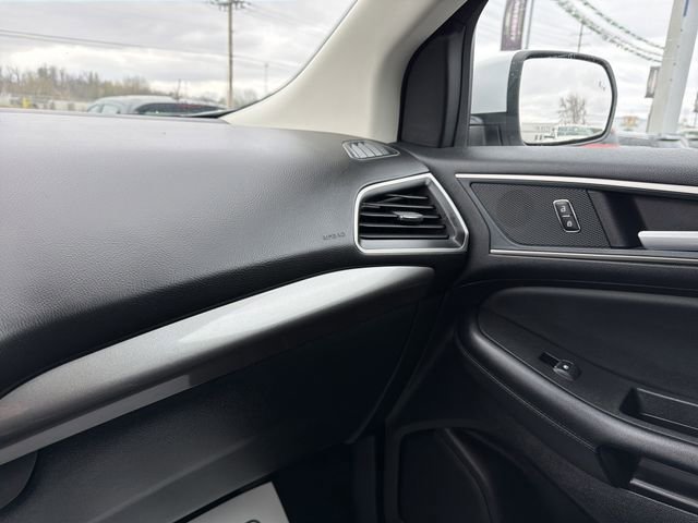 Used 2024 Ford Edge SEL image 24