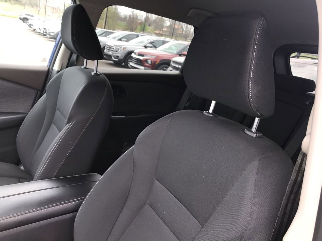 Used 2023 Nissan Rogue S image 11