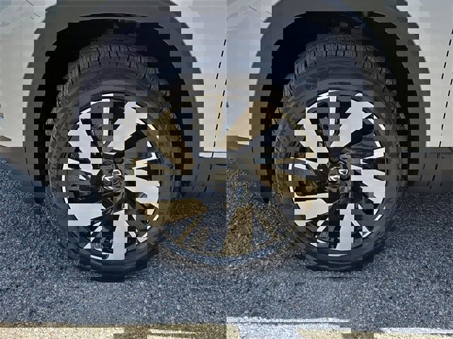 New 2026 Volkswagen Atlas Cross Sport SE image 10